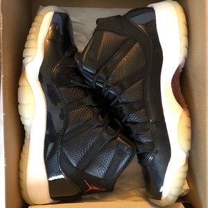 Jordan 11 72-10 Shoe